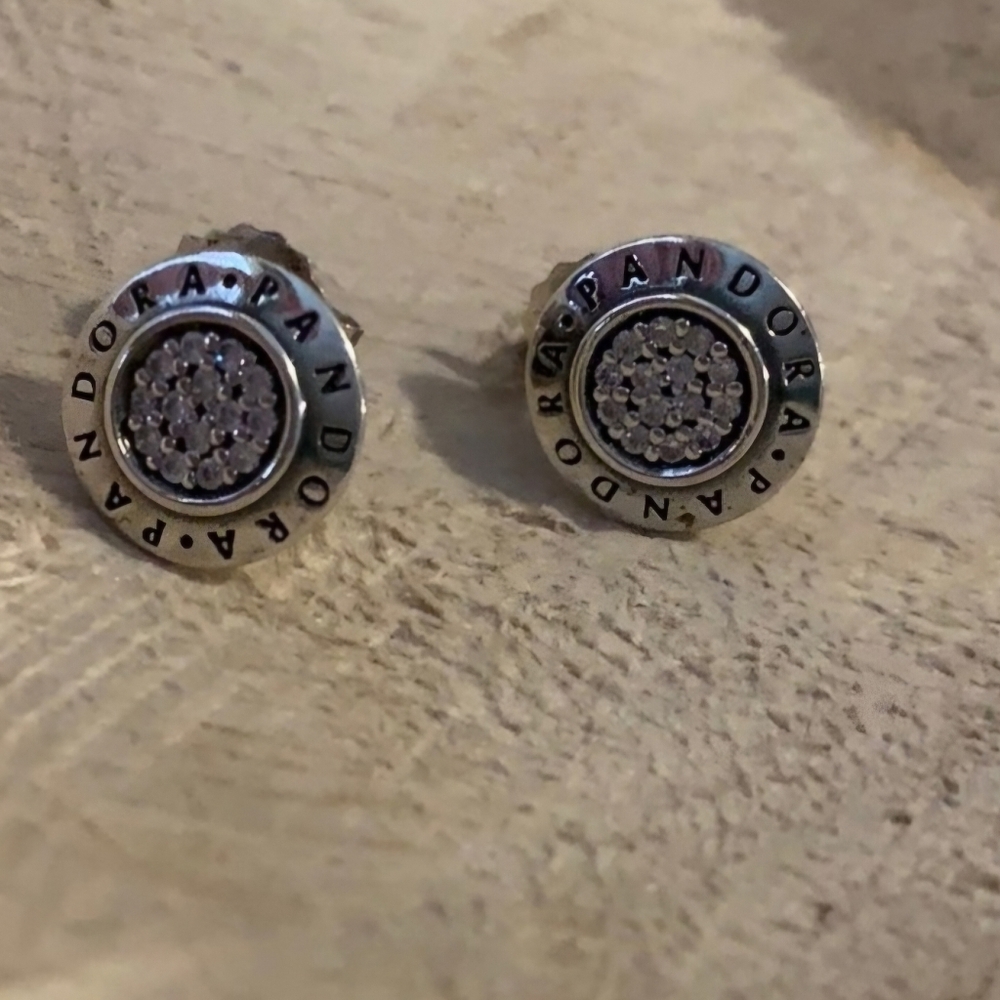 Pandora Signature Jewelry Set - Picture 4 of 5